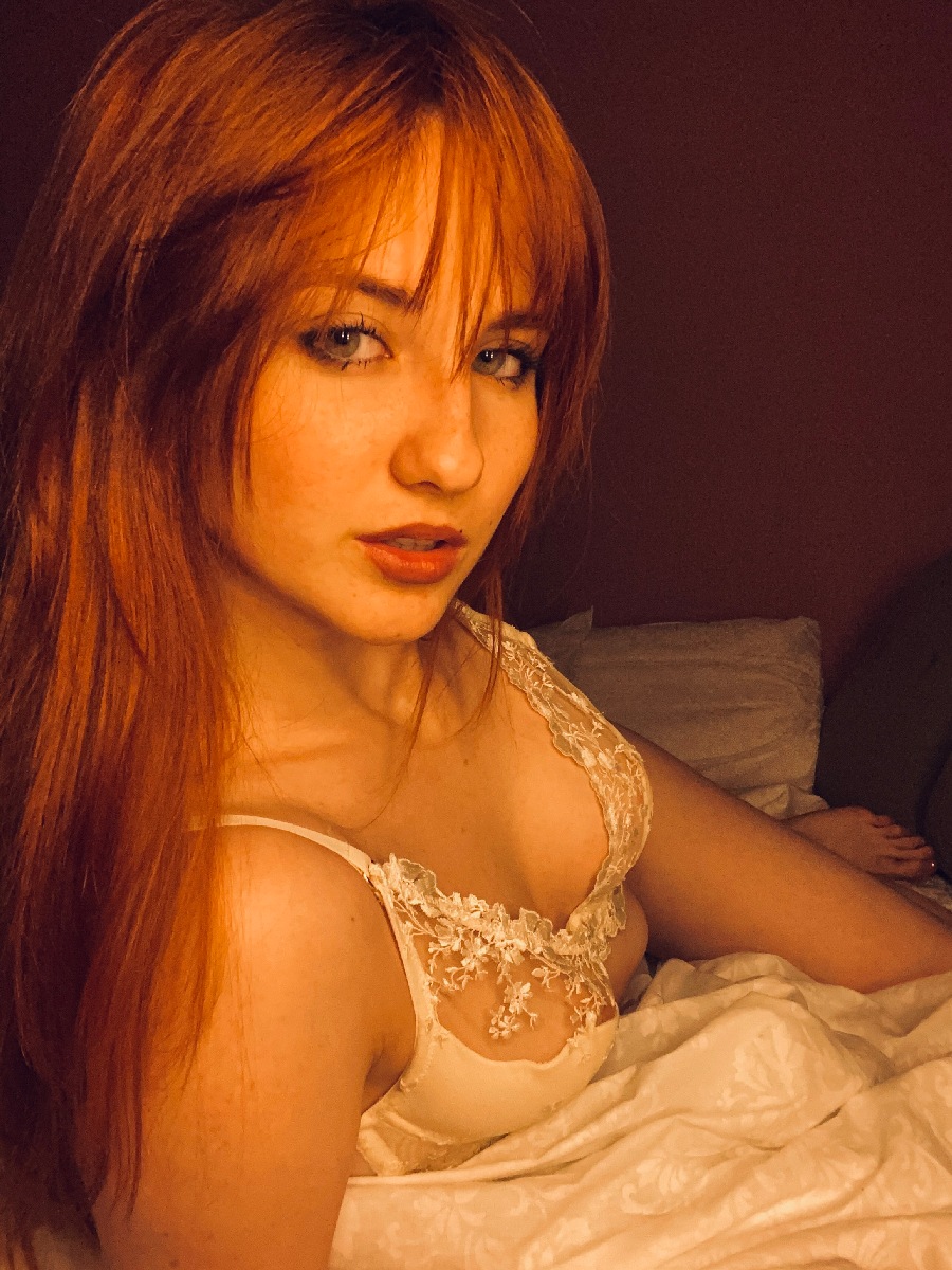 A playful frame from Nata — online in Donetsk