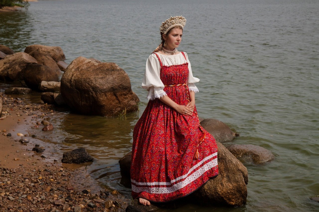 Women in Slavic costumes in Donetsk